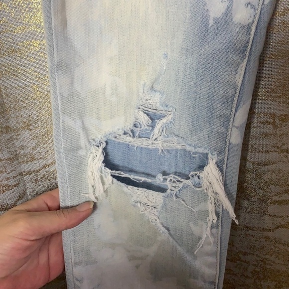 AMERICAN Eagle Floral Bleach Stamp Distressed Jegging Crop Jeans Size 0 - Picture 5 of 14